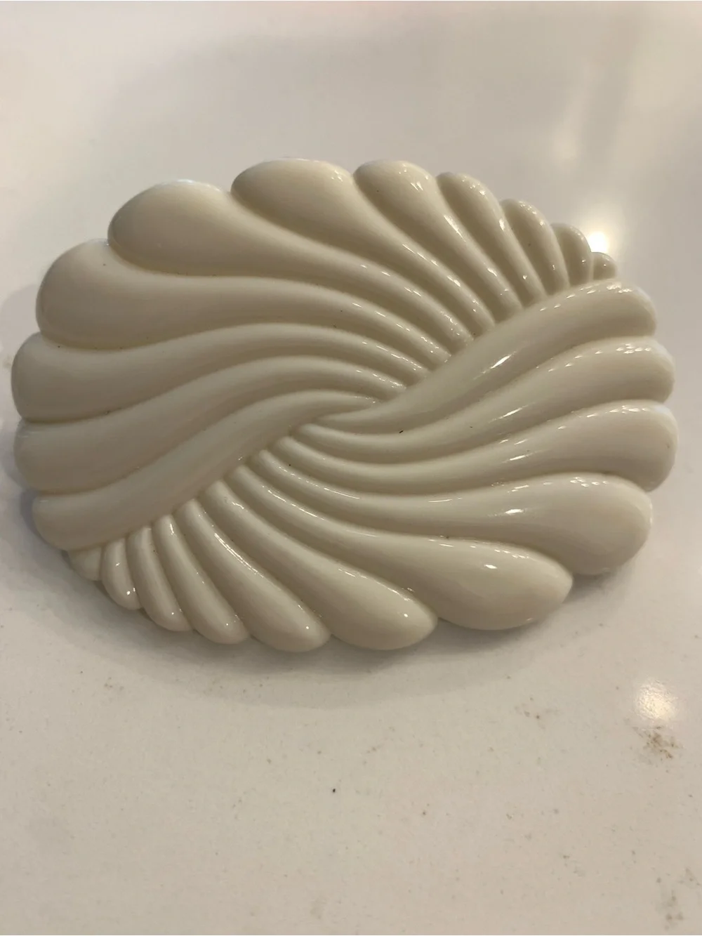 Vintage 1970’s Swirl Hair Clips Set Of (2) Pink And White 3”